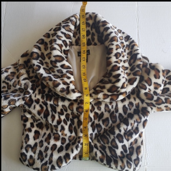 ♻️Wet Seal Faux Fur Leopard Print Crop Top Jacket/Vest size Small - Picture 10 of 13
